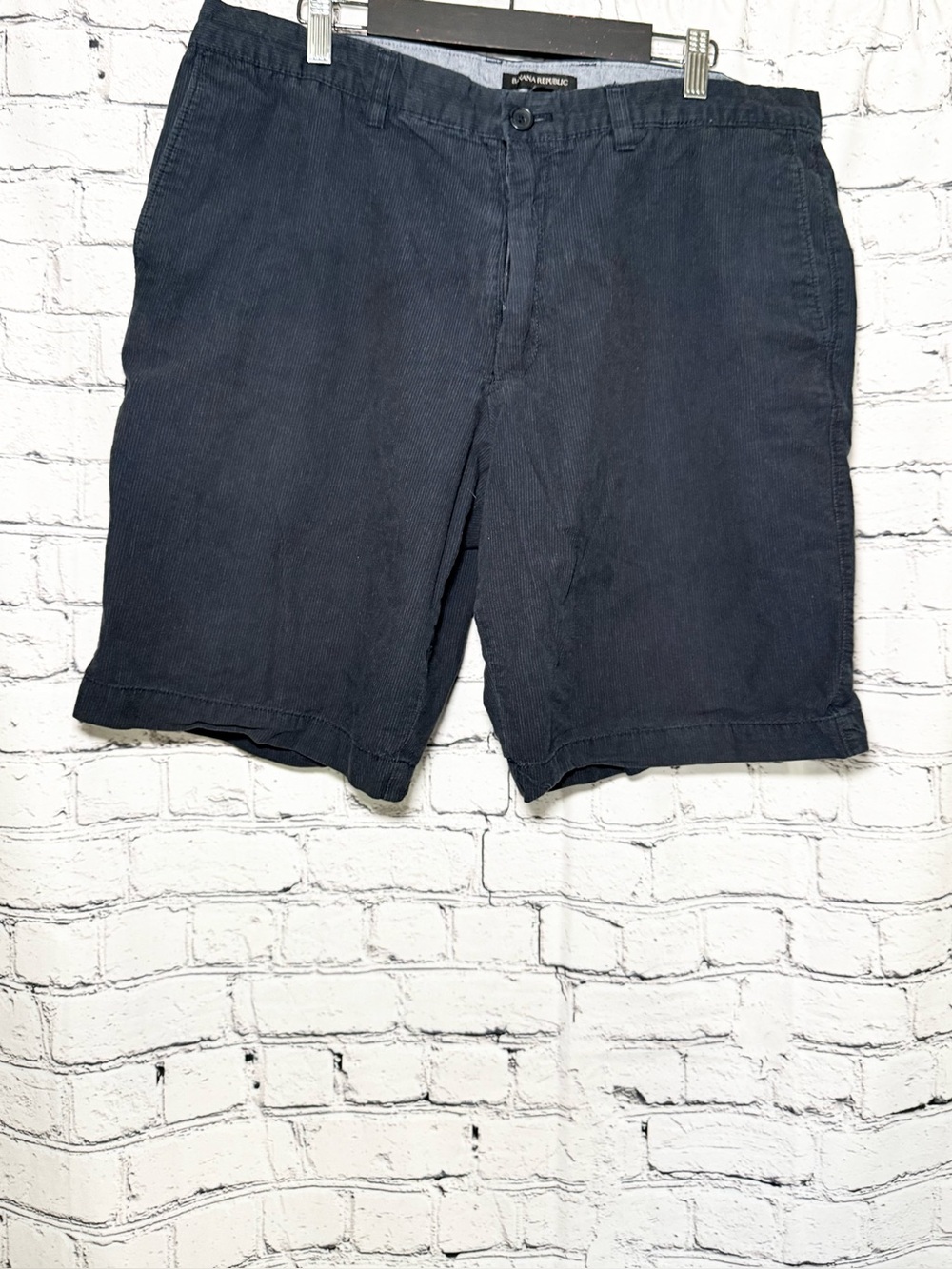 Banana Republic. Men’s Navy Cotton Shorts. Size 36